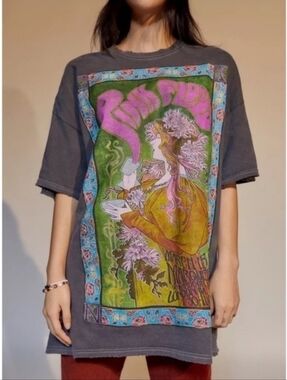 Urban Outtfitters Unique Pink Floyd Tshirt Size Medium Oversized